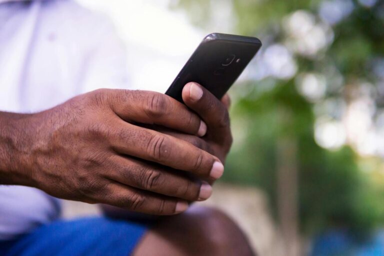 Man holding a smartphone